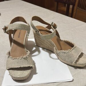 Lucky Brand Beige Wedge Sandals